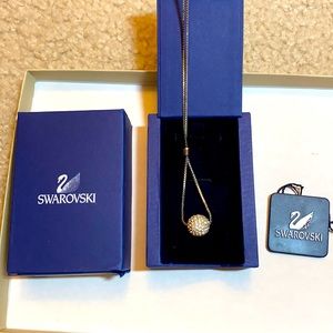 SMALL SWAROVSKI CRYSTAL SINGLE BALL NECKLACE